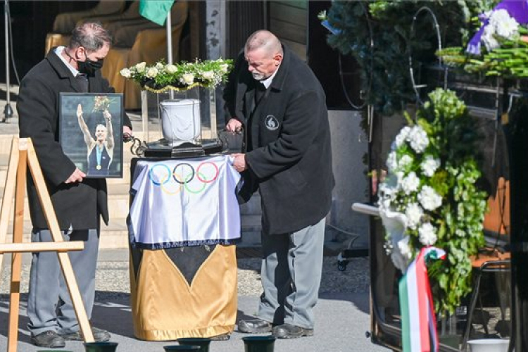 Végső búcsút vettek Csollány Szilvesztertől