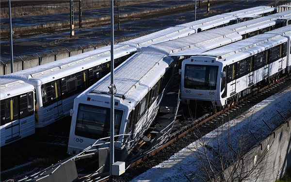 Összeütközött két metró a fővárosban