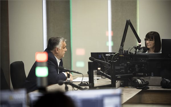 Orbán: Magyarország az egyetlen az unióban, ahol nincs vakcinahiány