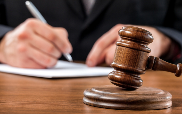 Féltékenységből brutálisan megölte a barátját - 15 évre ítélték