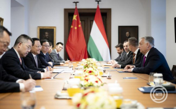 Szijjártó Péter: százmilliárd forintos budapesti beruházást jelentett be a BYD