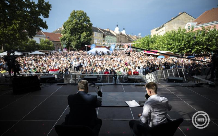 Orbán Viktor: nem vállalom azt a felelősséget, hogy akár csak egyetlen fiatal is meghaljon Ukrajnáért