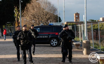 Rómában rendkívüli biztonsági készültséget rendeltek el a Termini-pályaudvarnál migránsok támadásait követően